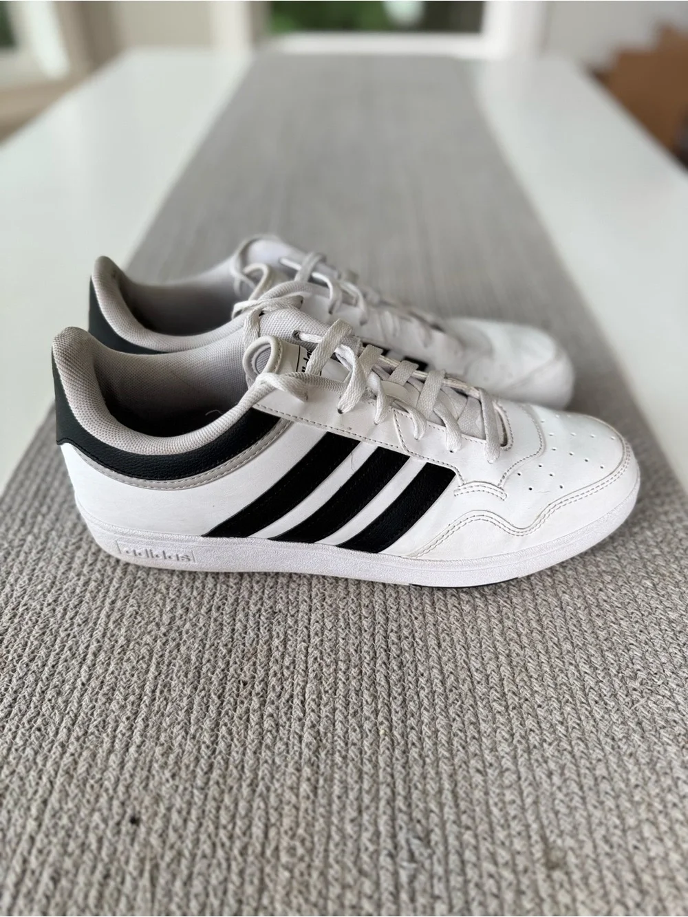 Adidas White and Black Low-Top Sneakers Tennis Shoes Size 11.5